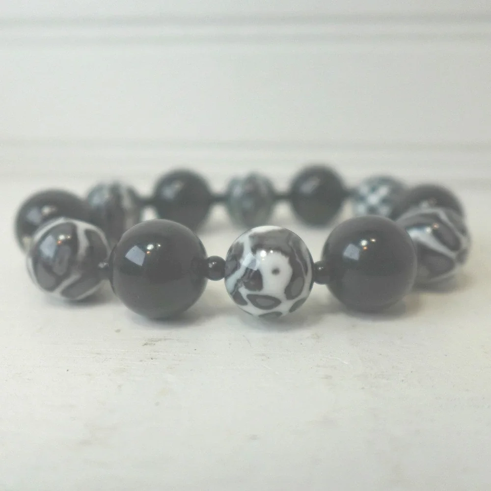 Black & White Cheetah Print Beaded Elastic Stretch Bracelet Vtg Chunky Jewelry
